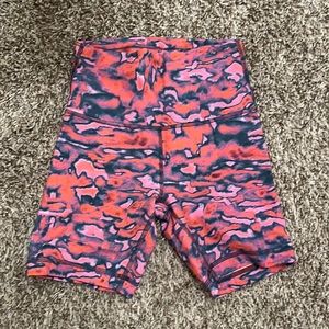 Lululemon Wunder Train Shorts 6”